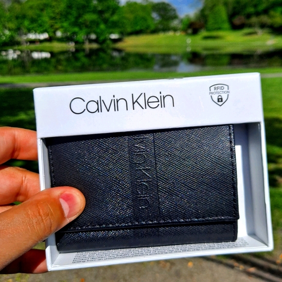 *Calvin Klein RFID Protection Mens Wallet!! - Picture 5 of 12